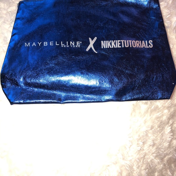 2 metallic makeup bags! - Picture 2 of 3